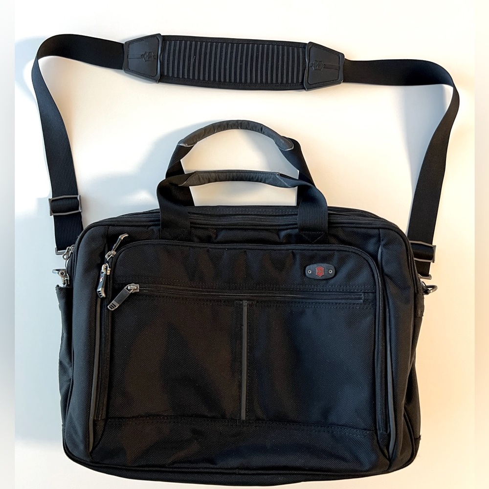 Victorinox Swiss Army Unisex Laptop Bag.  Black Canvas